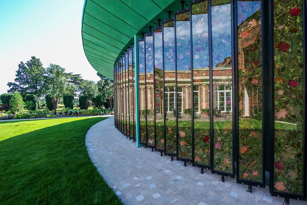 Copper Cladding Grove Hotel: Privacy Blades