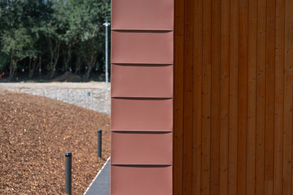 Horizontal flat lock seams on the vertical fascias. Image: Speller Metcalfe